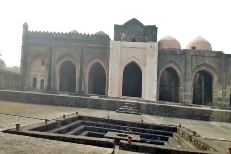 tourists not come in jami masjid of sahibganj