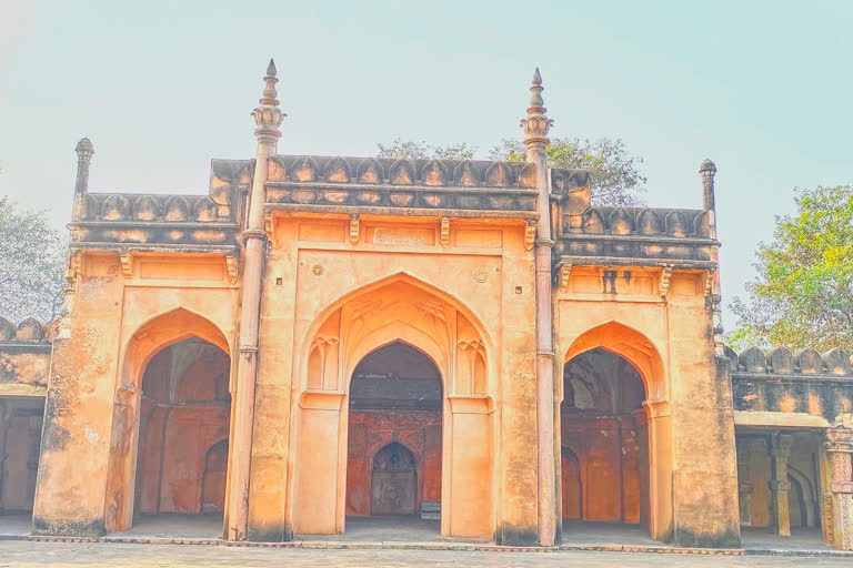 qila masjid of sharqi architecture in jaunpur