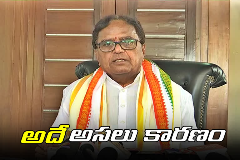 ex pcc cheif ponnala lakshmayya sensational comments on cm kcr