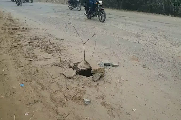 Bhiwani Broken sewerage manhole problem