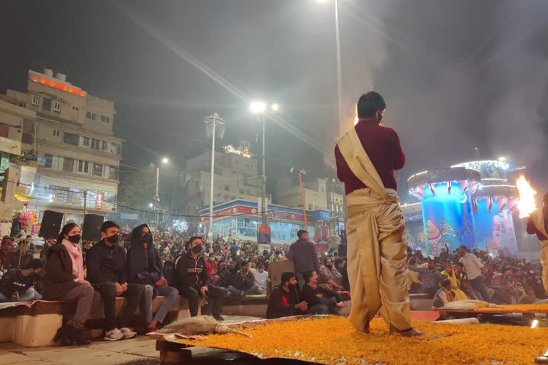 shikar dhawan attended ganga aarti in varanasi