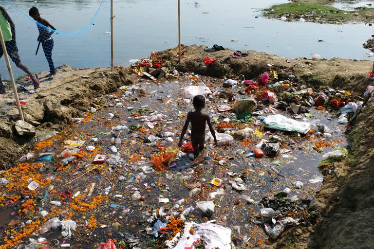 pollution levels increasing in river in  seraikela