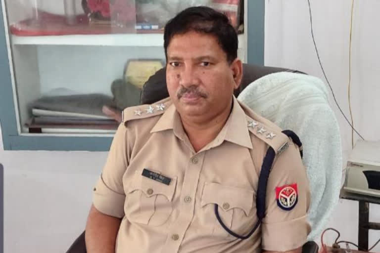 घटना की जामकारी देते पुलिस अधीक्षक नगर कुलदीप सिंह गुनावत