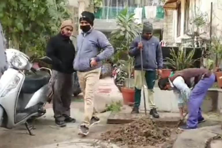 tilak nagar aap councillor gurmukh singh bittu sanitation work