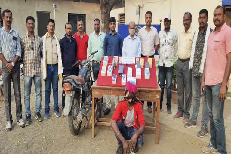 two-arrested-from-madhya-pradesh-for-stealing-mobile-in-daryapur-in-amravati