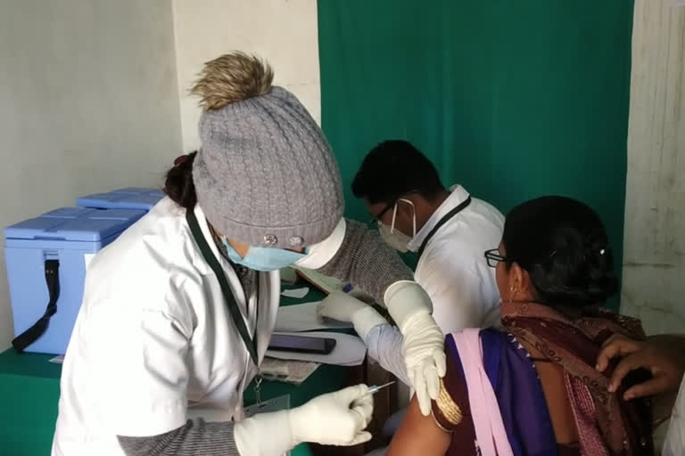 Corona vaccination in Bhojpur