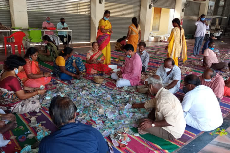 காஞ்சிபுரம் காமாட்சி அம்மன், kanchi kamatchiamman temple hundial collection, kamatchiamman kovil undial collection, காஞ்சி காமாட்சியம்மன் கோவில், காஞ்சி காமாட்சியம்மன் கோயில், temple hundial collection