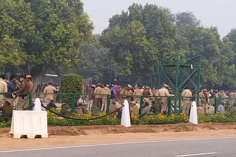 traffic diversion on republic day parade full dress reharsal