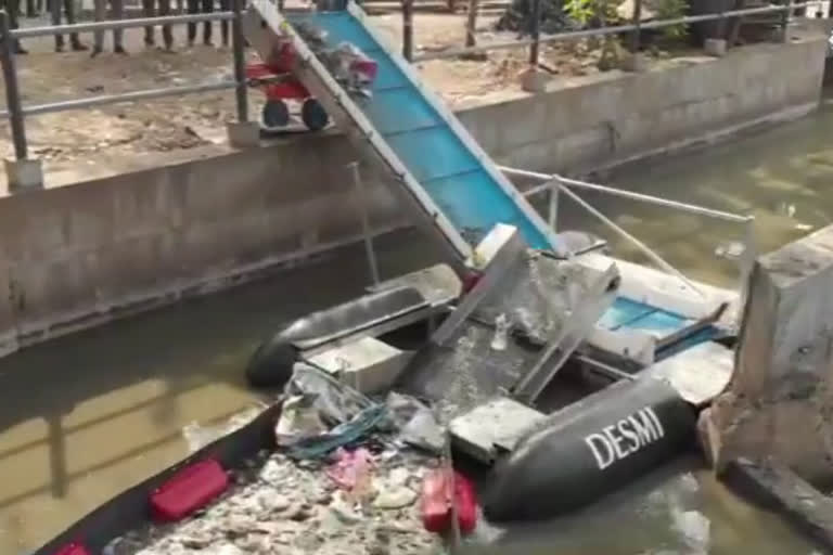 Machine for garbage collection in Hussain Sagar