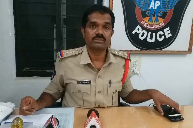 Police raid poker sites in Anantapur