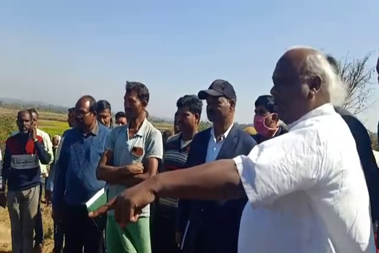 Parliamentary Secretary Chintamani Maharaj inspected the canal in balrampur