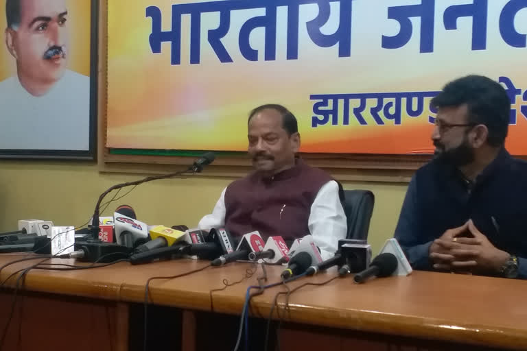 ex-cm raghuvar das targeted hemant government in ranchi