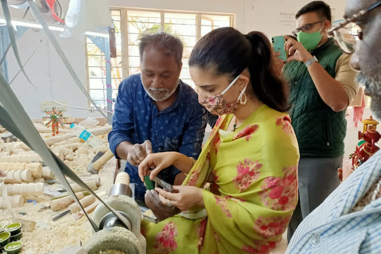 Yaduveer couple visits to Craft Park in Channapatnam