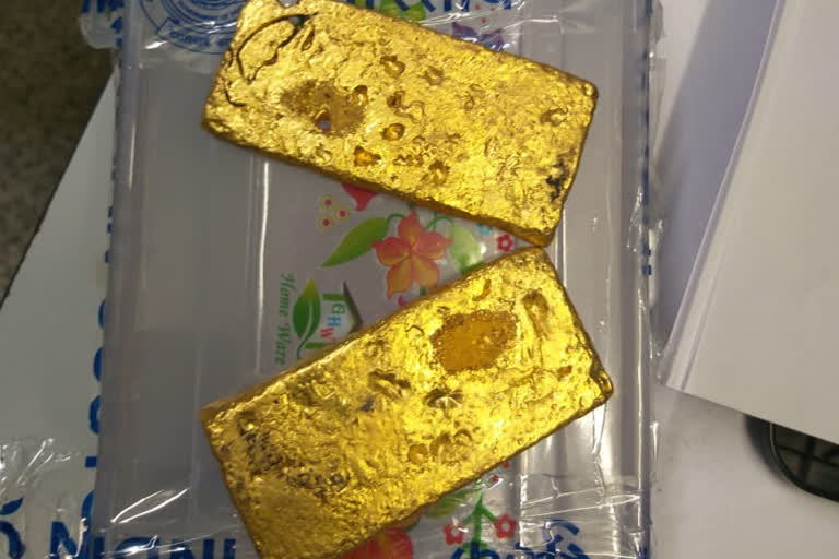 gold seized at IGI airport