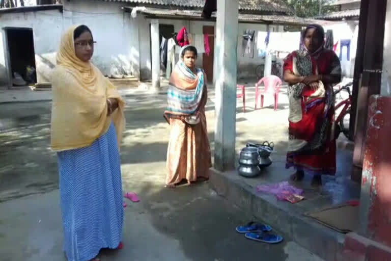 খাৰুপেটীয়াত বাচন চাফা কৰাৰ অচিলাৰে প্ৰৱঞ্চকে লুটি নিলে সোণৰ অলংকাৰ