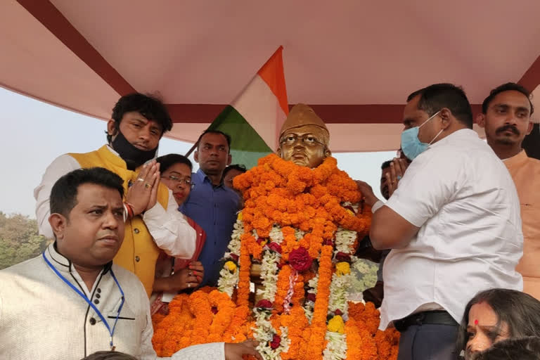 Health Minister Banna Gupta paid tribute to Netaji birth anniversary in Jamshedpur