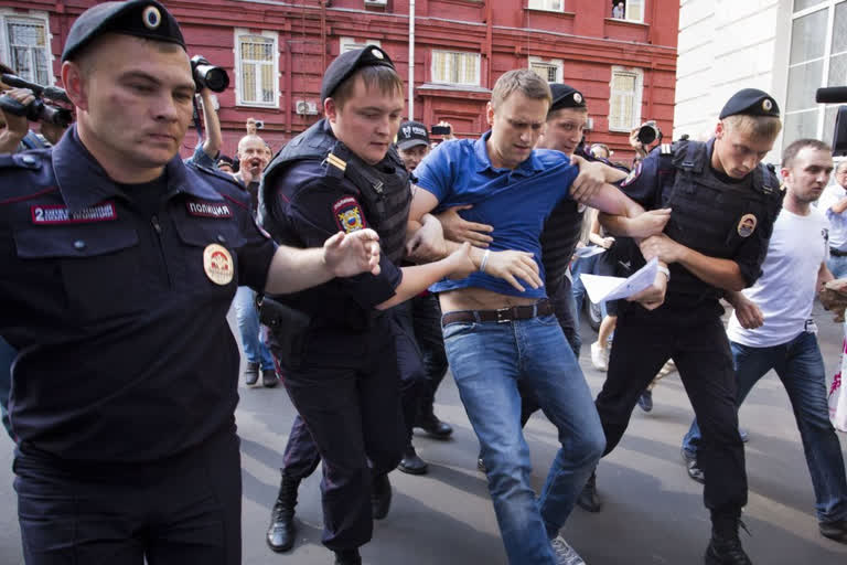 Why Navalny is a thorn in the Kremlin's side