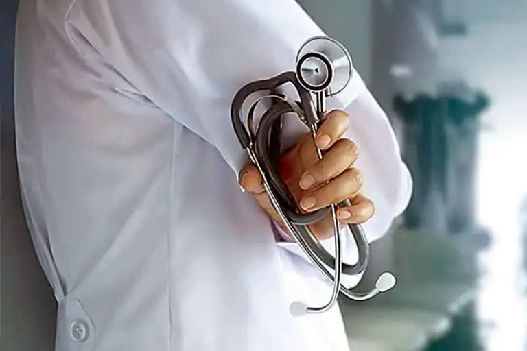 kerala Medical college doctors will go on strike  മെഡിക്കൽ കോളജ് ഡോക്ടർമാർ സമരത്തിലേക്ക്  ഡോക്ടർമാർ സമരത്തിലേക്ക്  മെഡിക്കൽ കോളജ് ഡോക്ടർമാർ  മെഡിക്കൽ കോളജ് ഡോക്ടർമാർ വാര്‍ത്തകള്‍  kerala Medical college doctors  kerala Medical college doctors news