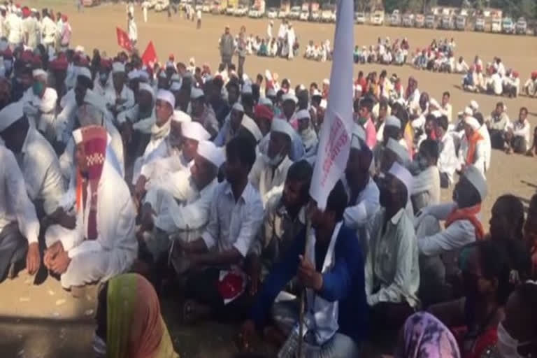 Farmers march  'Kisan Gantantra Parade'  Farmers to hold tractor rally  കർഷക പ്രതിഷേധം  മുംബൈ  ട്രാക്‌ടർ റാലി  കാർഷിക പ്രതിഷേധം ശക്തം  റിപ്പബ്ലിക് ദിനത്തെ പ്രതിഷേധം  ട്രാക്‌ടർ റാലി പ്രതിഷേധം  കിസാൺ റാലി  കാർഷിക നിയമത്തിനെതിരെ പ്രതിഷേധം