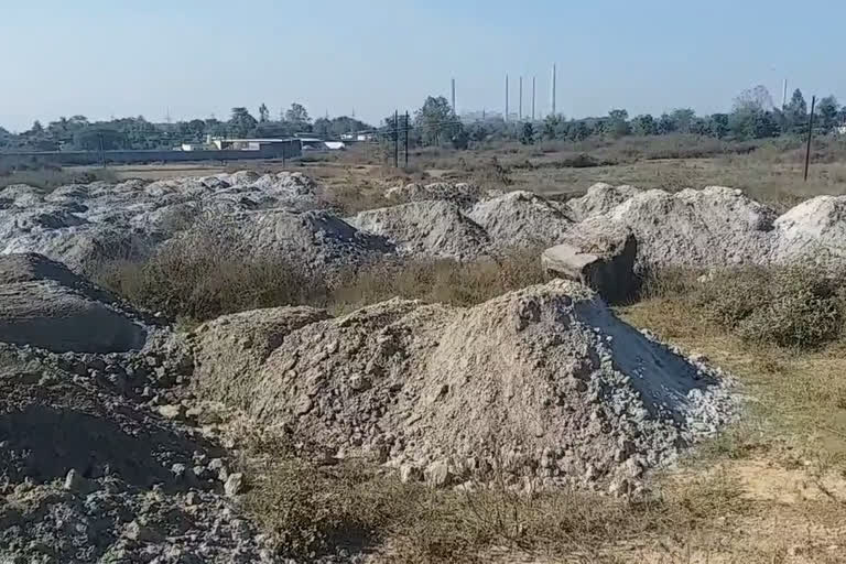 Environment Department in Korba sent notice to Balco for dumping FLY ash in the open