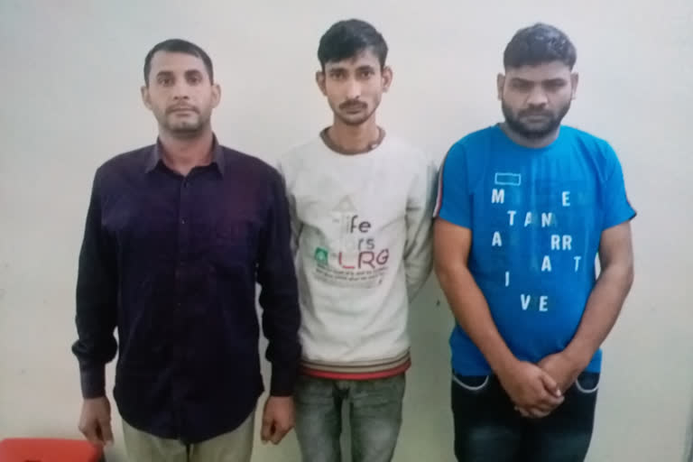 कार लूटने वाले आरोपी गिरफ्तार, Car robbery accused arrested