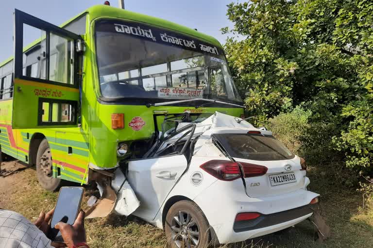 bus-and-car-accident-five-people-dead