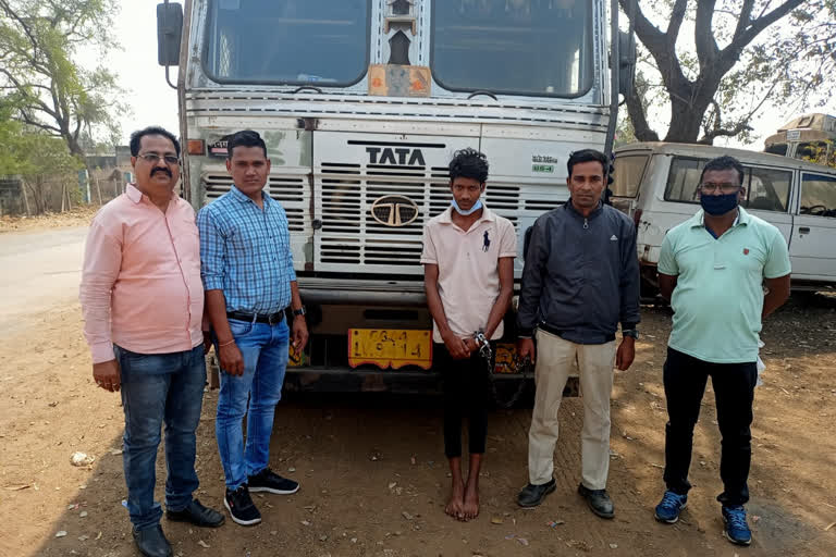 Stolen truck recovered with paddy at raipur