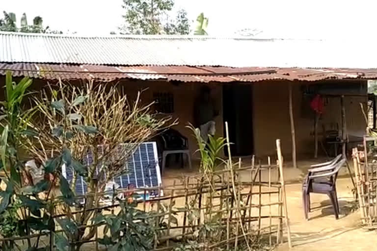 solar-light-and-fan-distribution-between-poor-family-at-moran