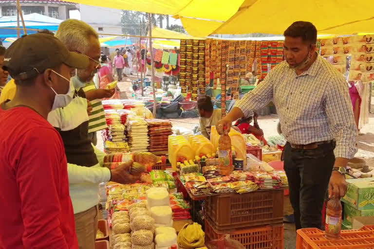 food-safety-team-checks-food-items-in-kondagaon