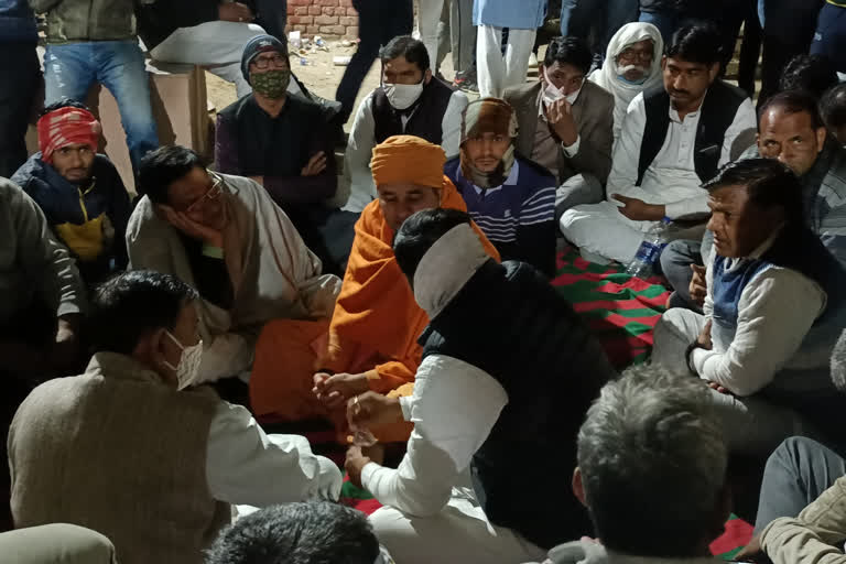 BJP leaders sitting on protest, बीजेपी नेता मोहित यादव पर हमला