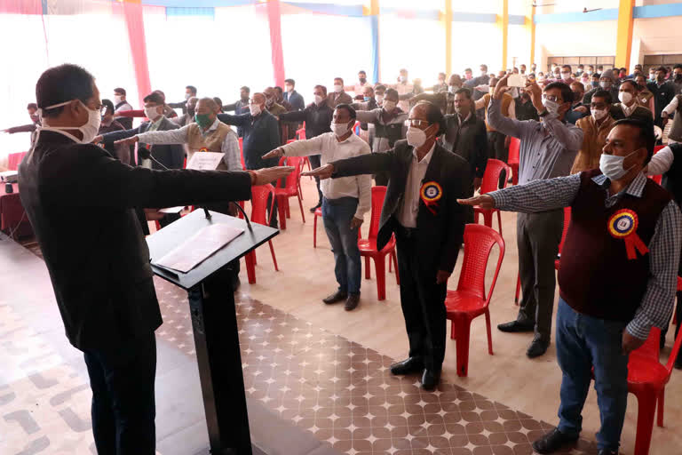 Voters taking oath