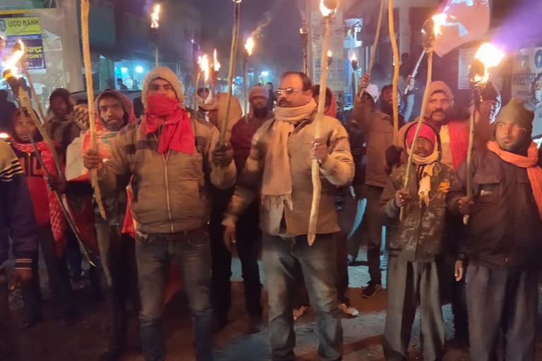 CPI ML and Kisan Mahasabha take out fire torch march in support of farmer movement