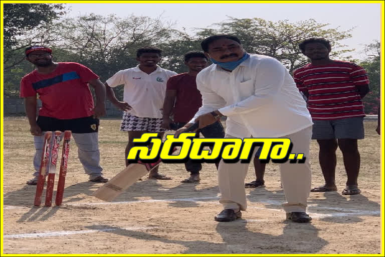 Minister Errabelli dayakar rao  playing cricket with youngsters in warangal rural district