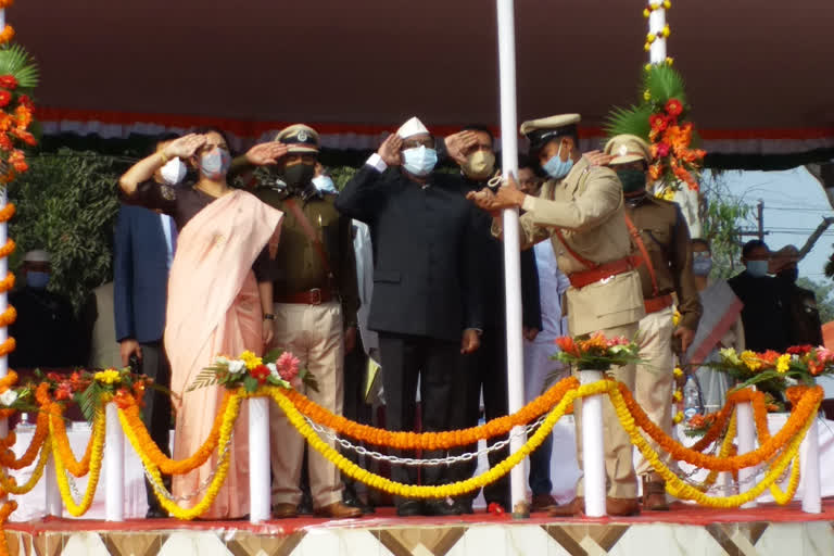 cm hemant soren flag hoisted on republic day in dumka