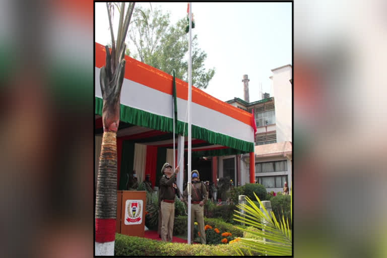 dgp mv rao hoisted flag at police headquarter in ranchi