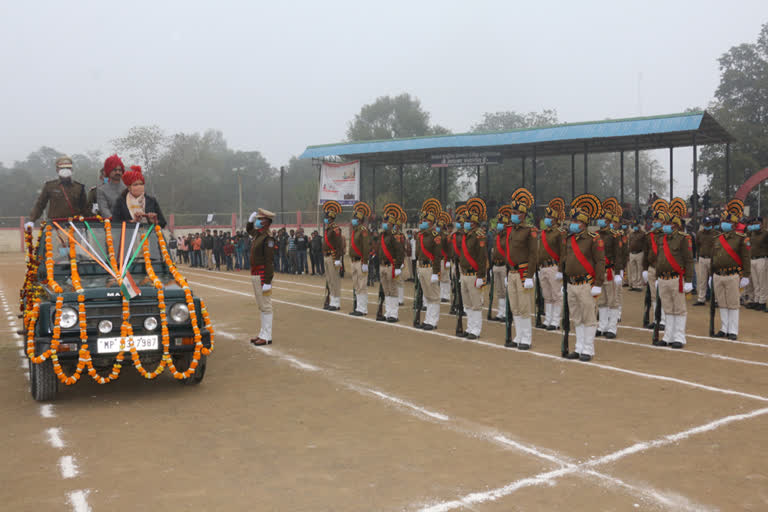 Minister Meena Singh hoisted the flag in Umaria