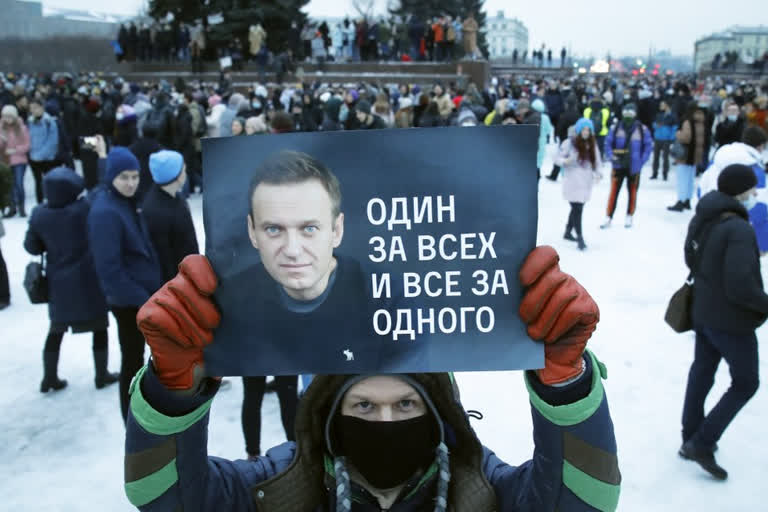 Navalny’s team calls new protests in Russia for his release