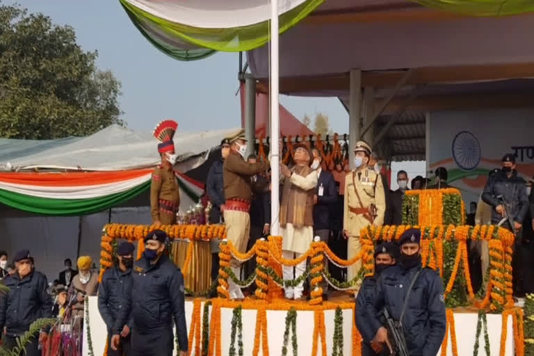 cm manohar lal hoisted the flag in Panchkula on the occasion of Republic Day