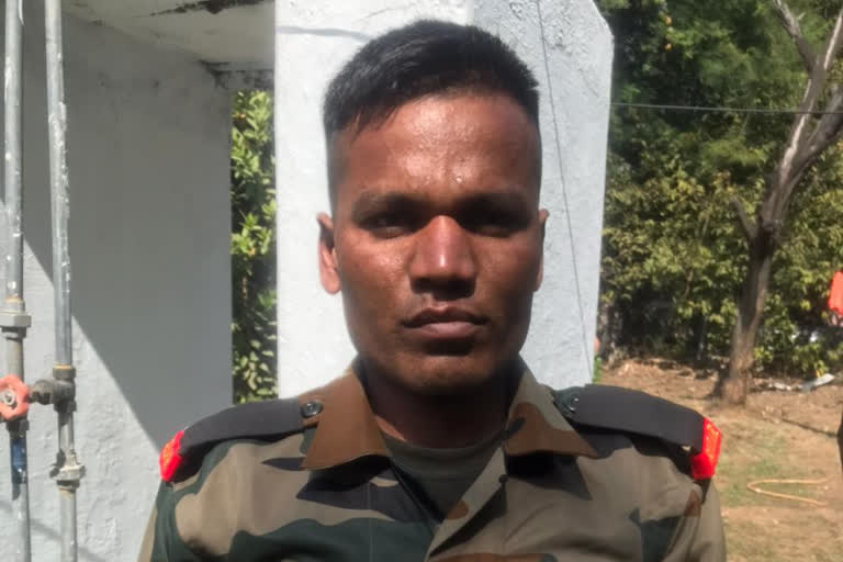 Police arrested fake army person at Mhow in Indore