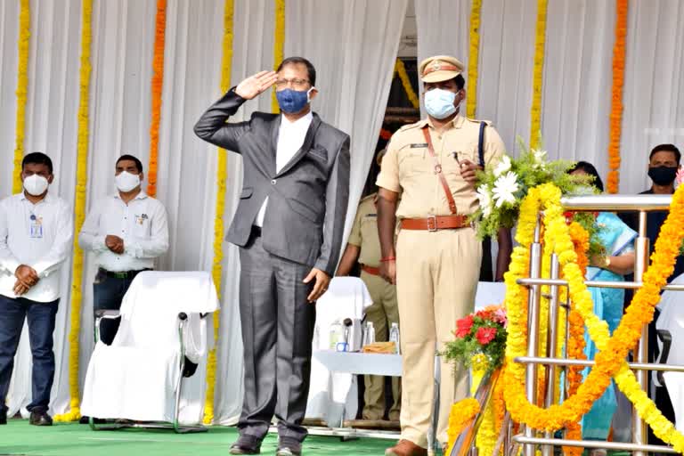 suryapeta collector vinaykrishna reddy in republic day celebrations