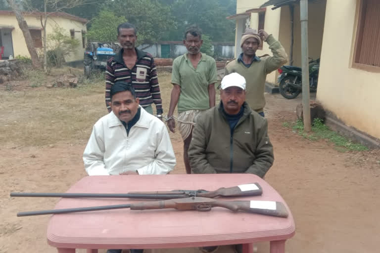 two hunters arrested in latehar