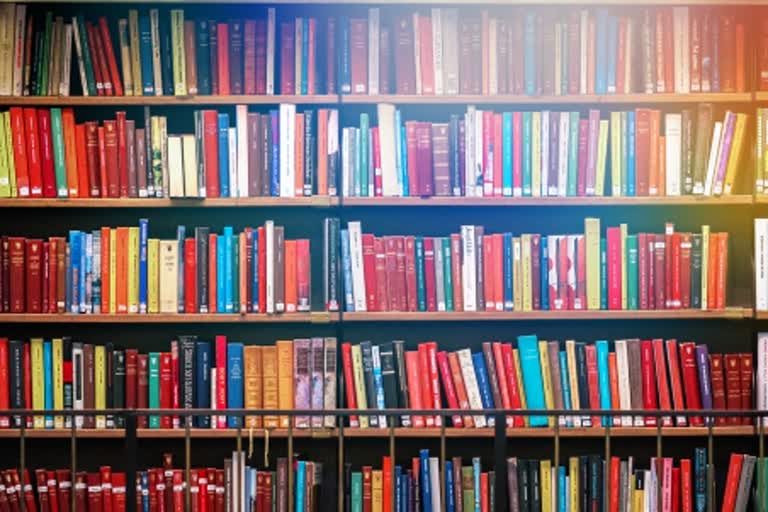 Library on boat in Kolkata