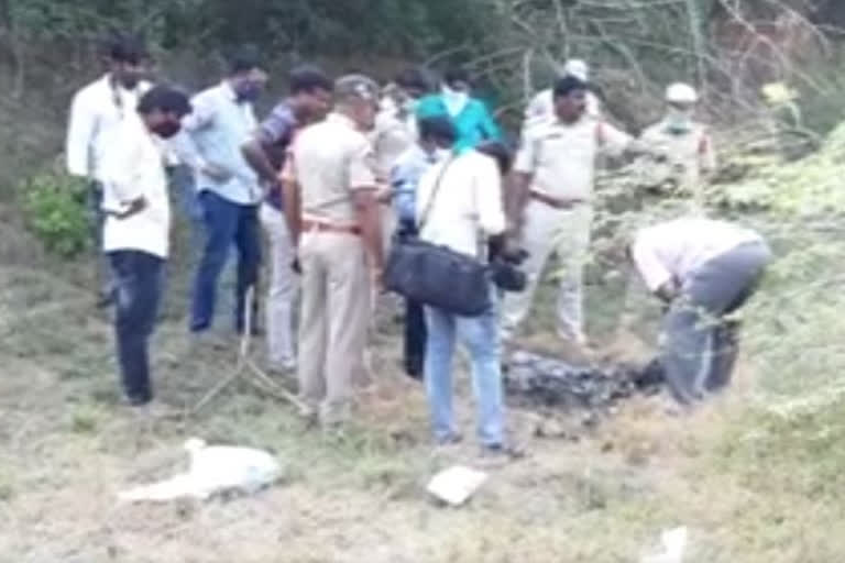 a man was killed and fired by unknown persons at narsaraopeta in guntur