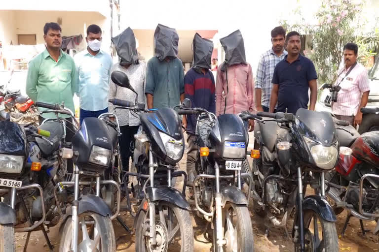 choutuppal police arrested 4 members two wheeler thieves  ... 7 bikes seized