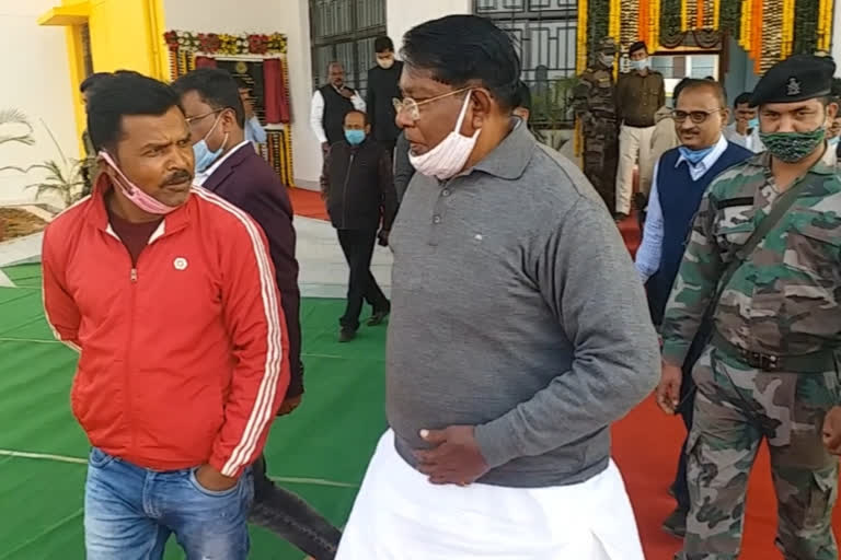 Dr. Rameshwar Oraon arrives at Lohardaga