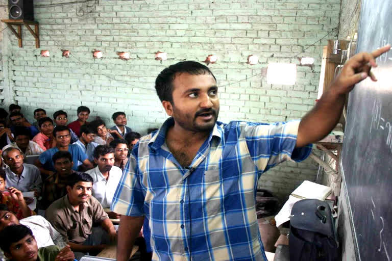 super-30-founder-anand-kumar-will-be-honored-with-mahavir-award