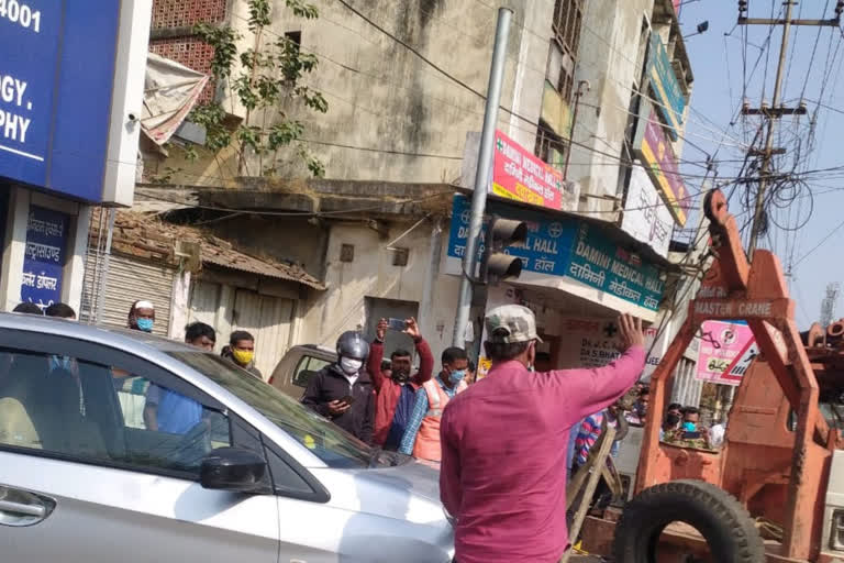 Ranchi municipal corporation seized 16 vehicles parked in tow away zone