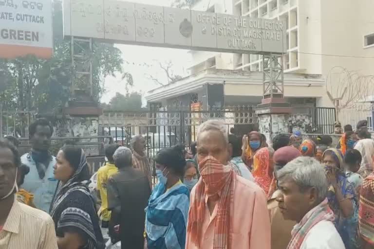 slum people meet cuttack collector