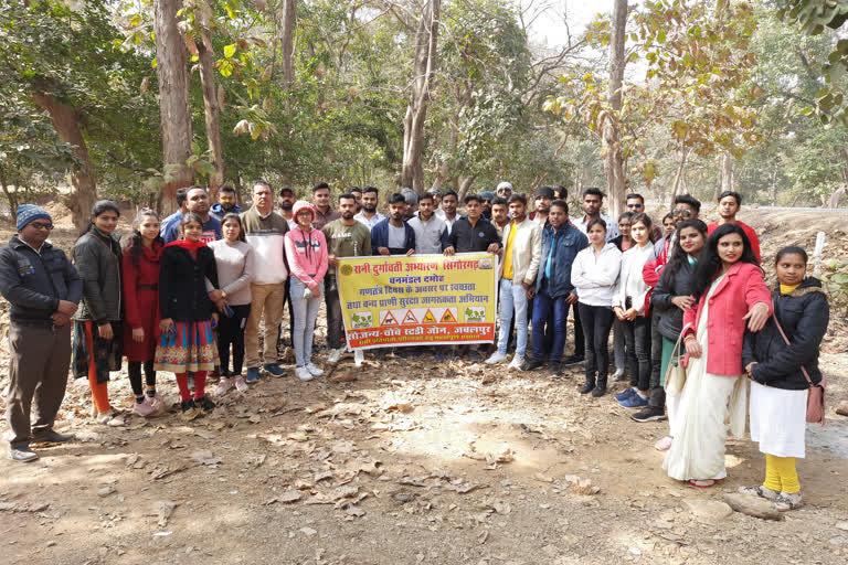 Students cleaned the Durgavati sanctuary