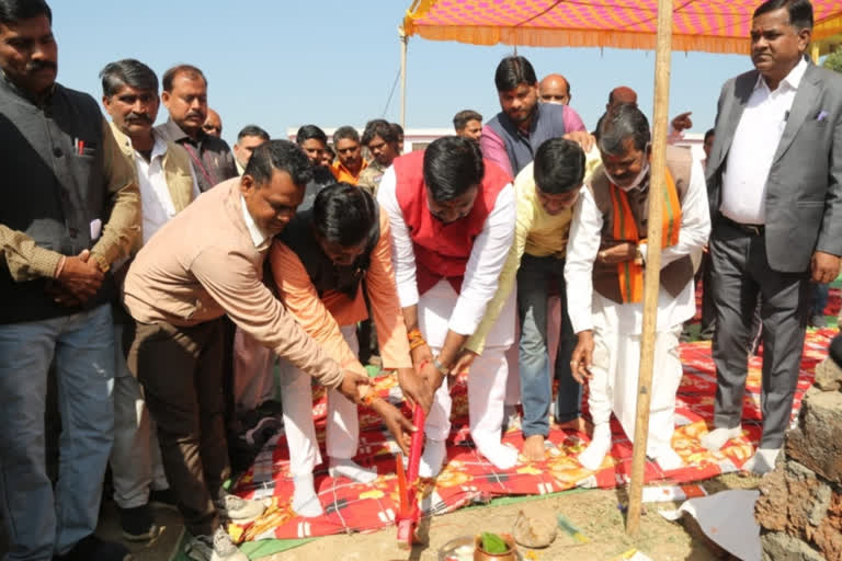 Rameshwar Sharma laid the foundation stone